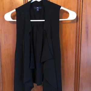 High low black collared vest